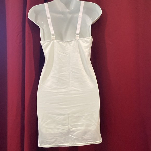 White shaper 36b cup size - Picture 2 of 2